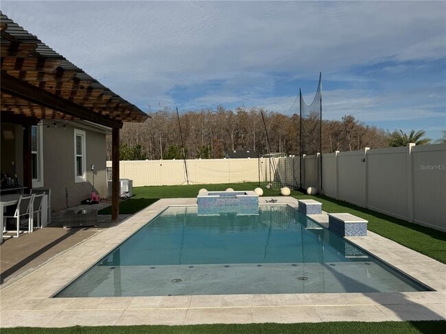 Building Photo - 2422 Riverbank Cv