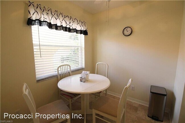 Building Photo - 273 Robin Hood Cir