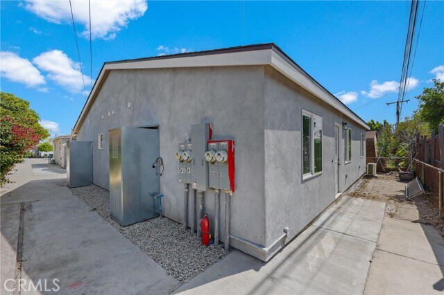 Building Photo - 541 N Barbara Ave