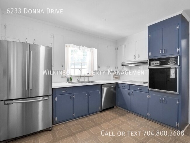 Building Photo - 6233 Donna Dr