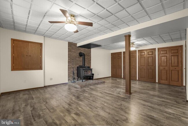 Building Photo - 22397 Armstrong Dr