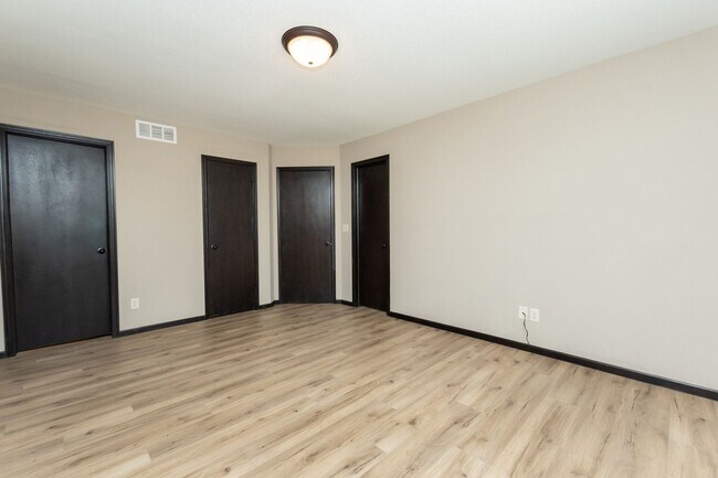 Building Photo - 11050 E Fawn Grove St