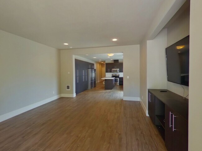 Building Photo - 325 NW 21st St