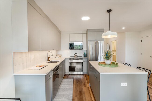 Building Photo - 873 Communipaw Ave