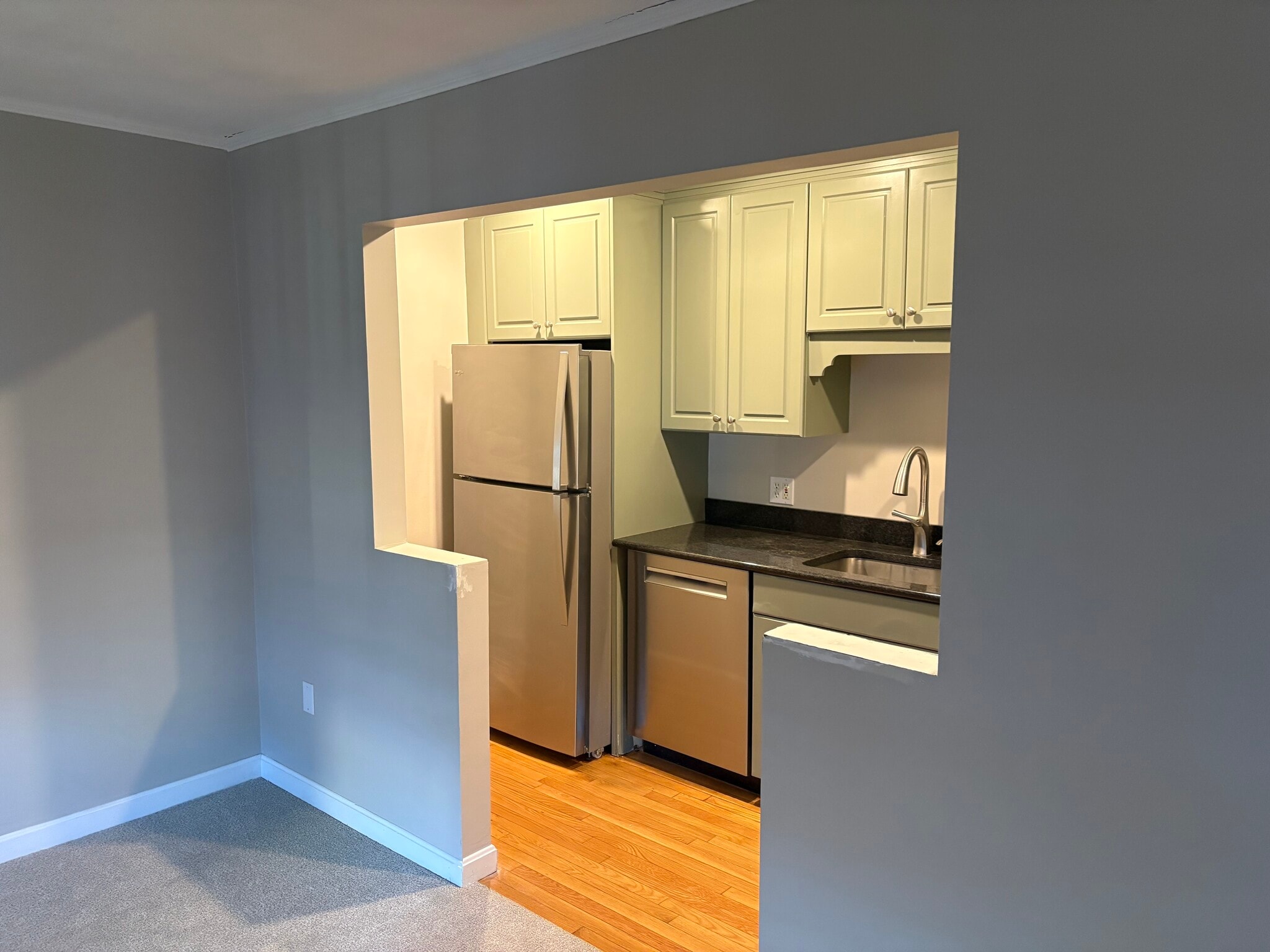 Kitchen - 175 Pine St