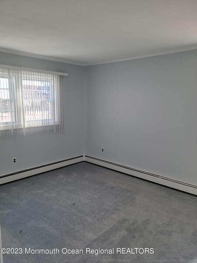 Building Photo - 805 Forepeak Dr