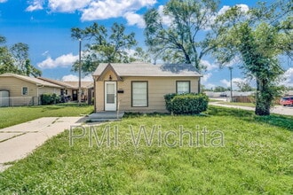 Building Photo - 2156 Santa Fe S