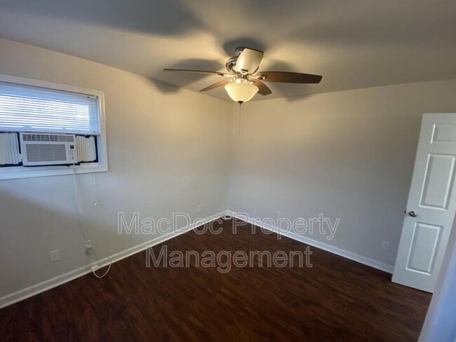 Building Photo - 1012 Julian Dr