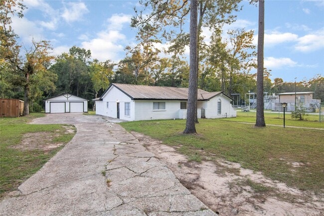 Building Photo - 1702 Athens Dr