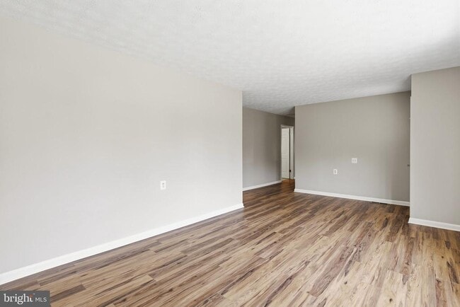 Building Photo - 638 Westwood Dr