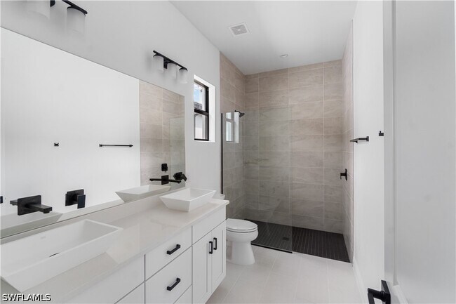 Building Photo - 837 91st Ave N