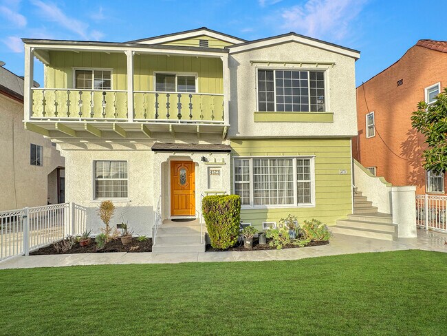 Building Photo - 4523 Saturn St