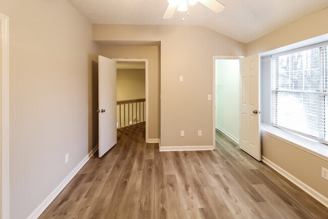 Building Photo - 1970 Corners Cir