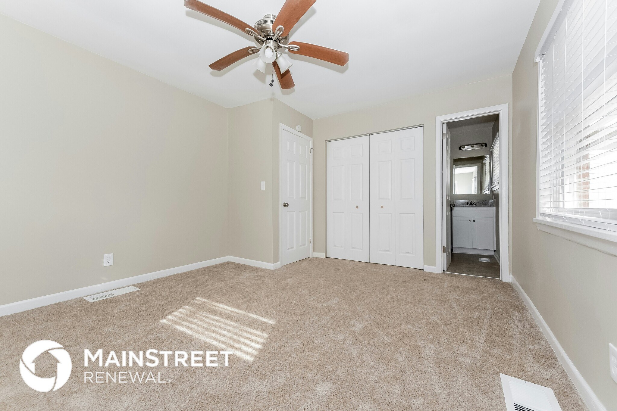 Building Photo - 6104 Holiday Blvd