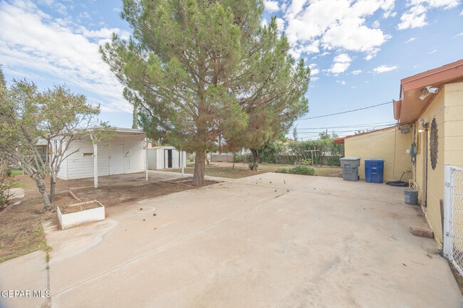 Building Photo - 201 Foster Dr