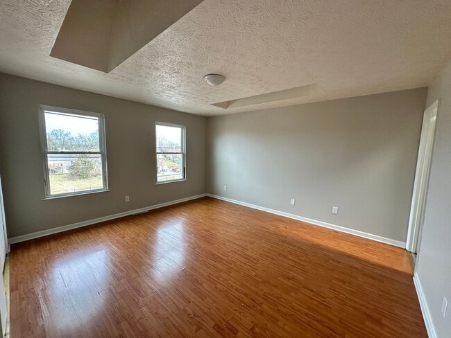 Building Photo - 2-Bed 1.5-Bath Townhome