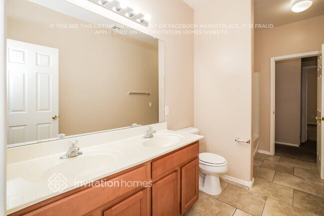 Building Photo - 6805 S 70th Dr