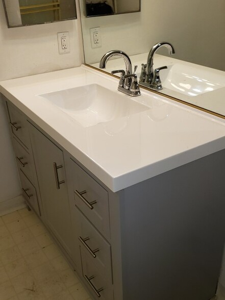 Bathroom Vanity - 417 Arnaz Dr