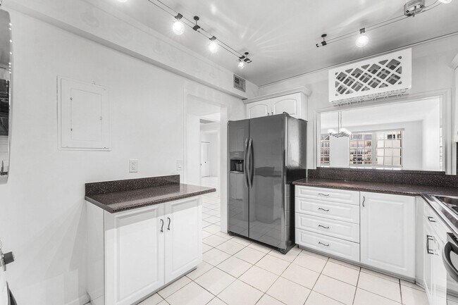 Building Photo - 3475 S Ocean Blvd