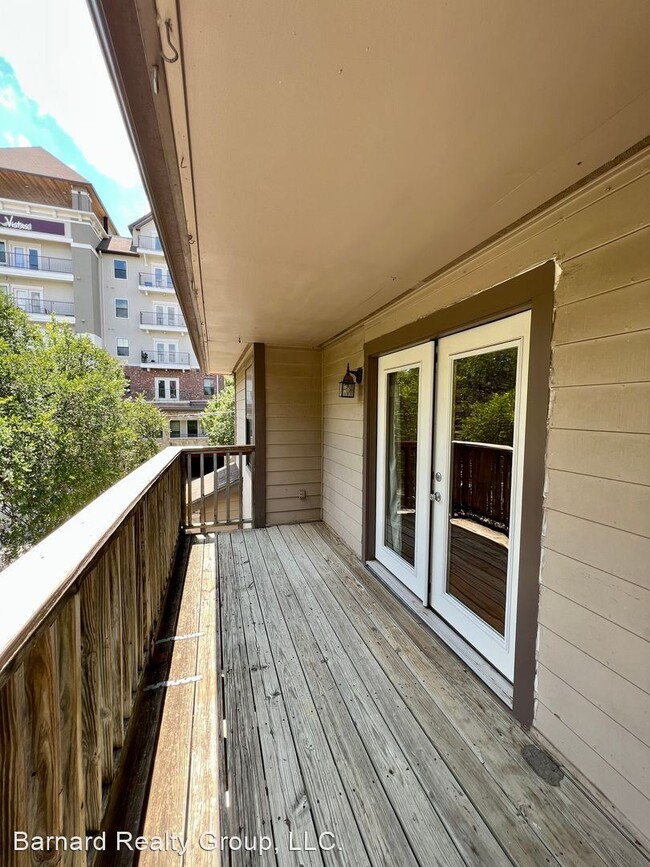 Building Photo - 2 br, 1 bath House - 402 Fredericksburg #1...
