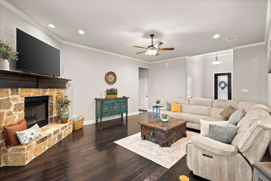 Building Photo - 206 S Meadow Dr