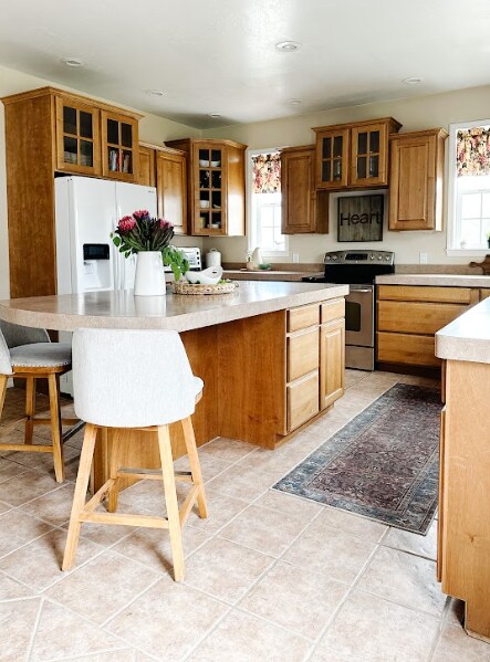 Kitchen - 2148 Candlewood Ave