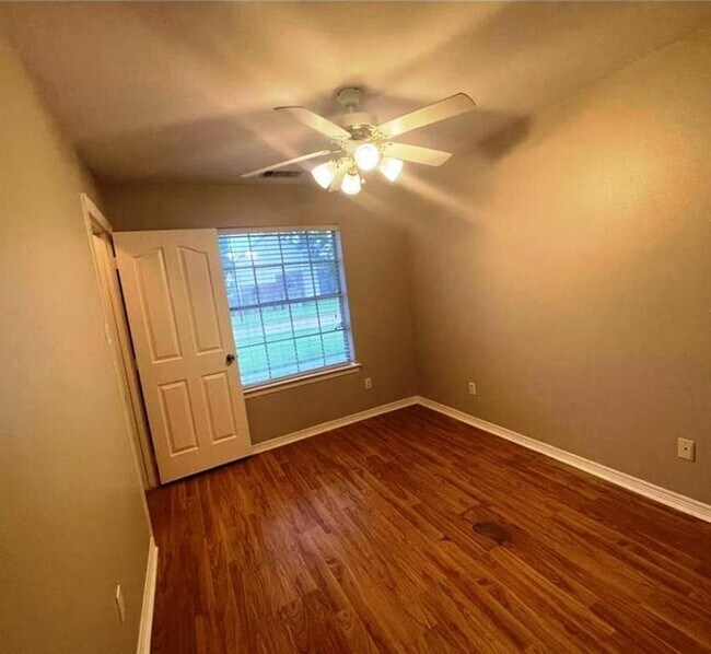 Building Photo - 6107 Springhaven Dr