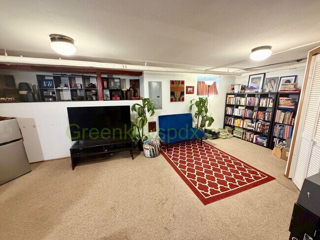 Building Photo - Awesome 4-Bed/2-Bath Craftsman Bungalow House Near Alberta District