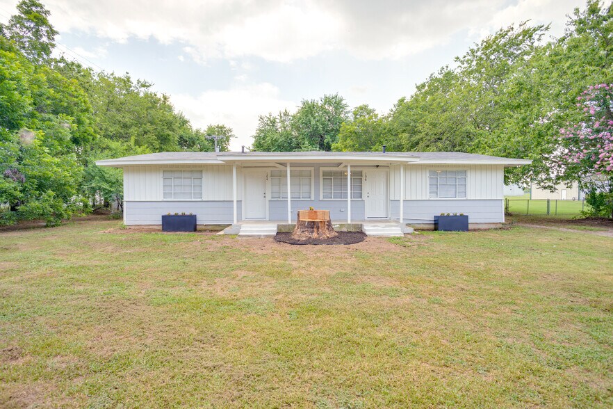 Primary Photo - 104 W Reno Rd