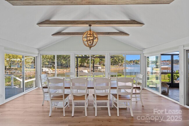 Building Photo - 18026 Whispering Oaks Dr