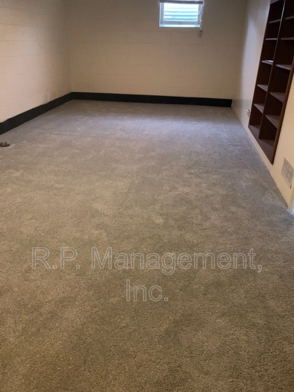 Building Photo - 6621 13th Ave S