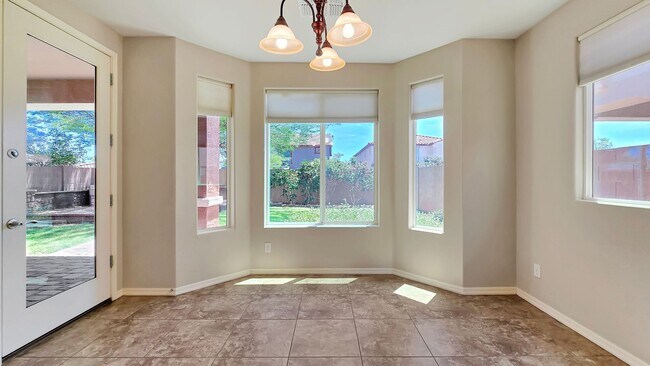 Building Photo - Upgraded kitchen and lots of sq ft in Verrado!
