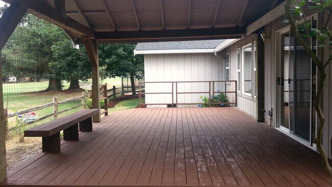 Building Photo - Heat pump with A/C!! On the green in Capital City Golf Club Estates!