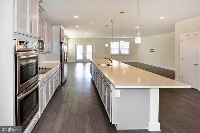 Building Photo - 44858 Tiverton Sq