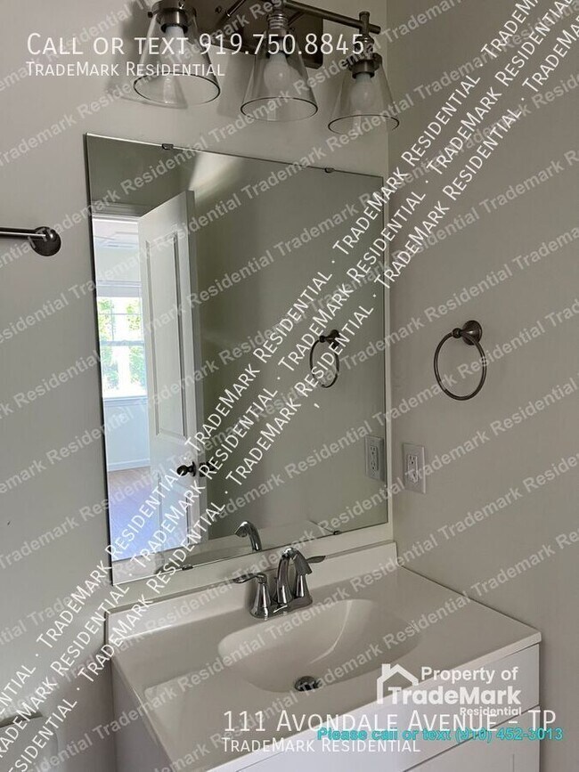 Building Photo - 111 Avondale Ave