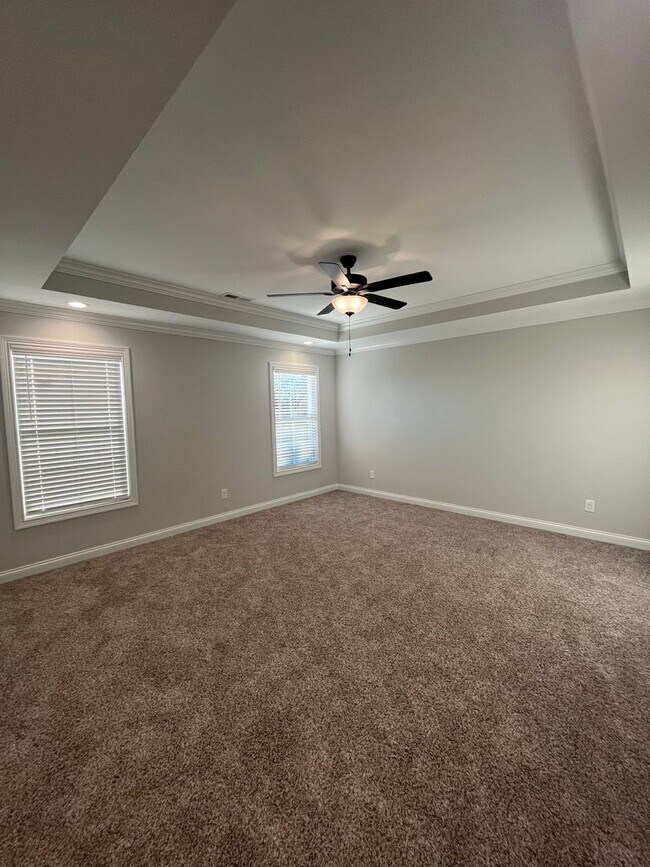Building Photo - 6492 Fortuna Ave