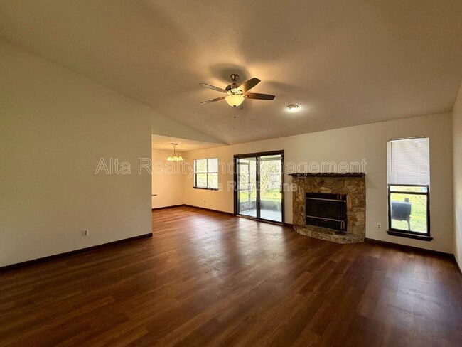 Building Photo - 4655 Trevi Dr