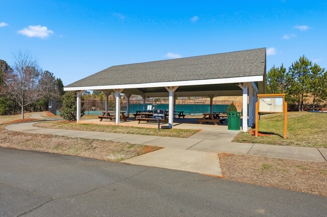 Building Photo - 4008 La Crema Dr