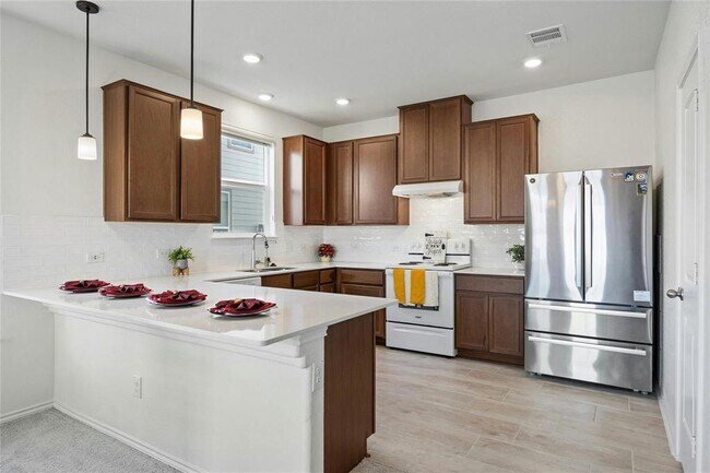 Building Photo - 402 Lynwood Gold Wy