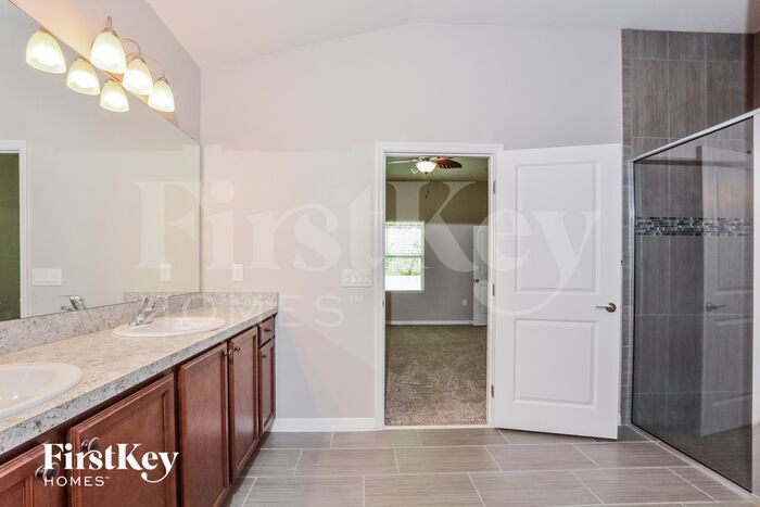 Building Photo - 111 Park Hurst Ln