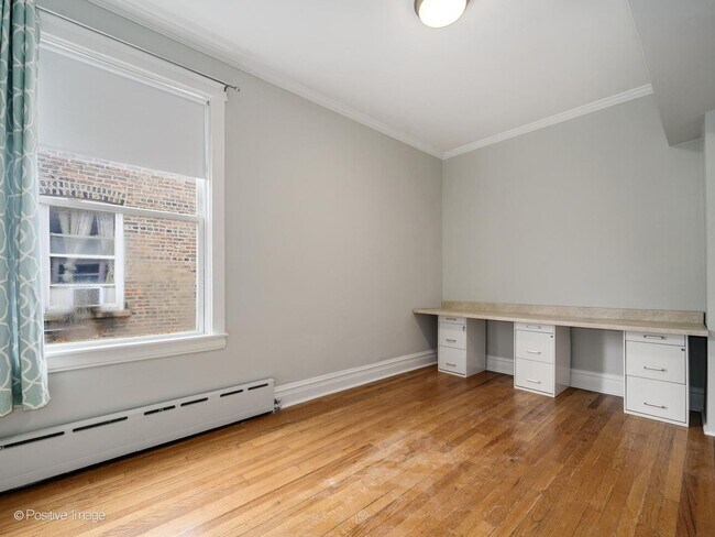 Building Photo - 4142 N Albany Ave