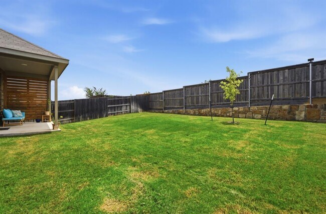 Building Photo - 516 Grace Lilly Dr