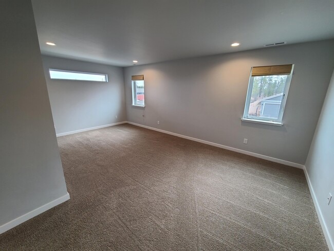 Building Photo - 16440 Bassett Rd