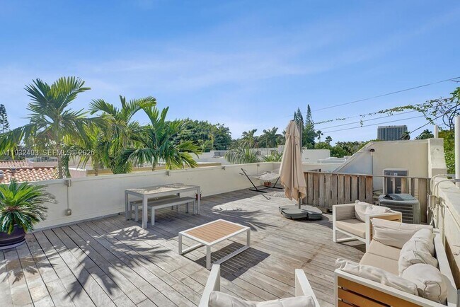 Building Photo - 1512 Pennsylvania Ave