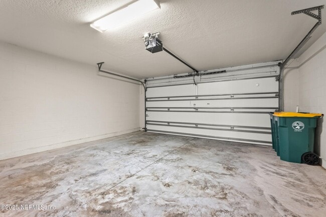 Building Photo - 13519 Isla Vista Dr