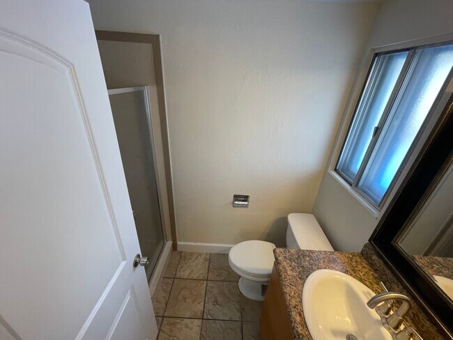 Building Photo - 250 N 360 W