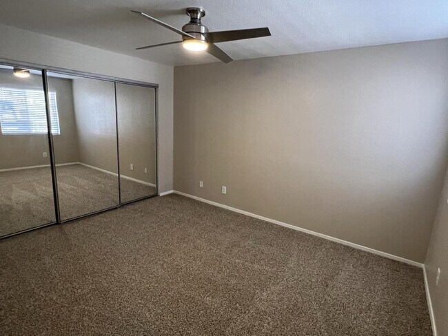 Building Photo - 7570 W Flamingo Rd