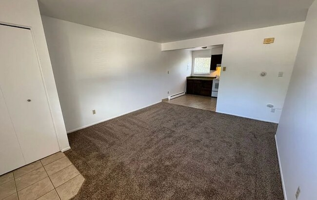 Building Photo - 321 Bonnie Ct