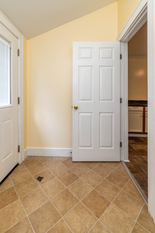 Building Photo - 1443 N 4th Ave