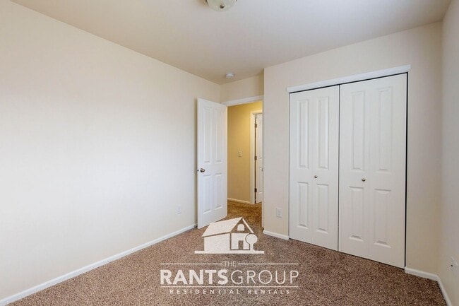 Building Photo - Beat the Heat in this Fantastic Home in Tu...